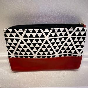 Women’s Leather Cosmetic Makeup Bag w/zipper